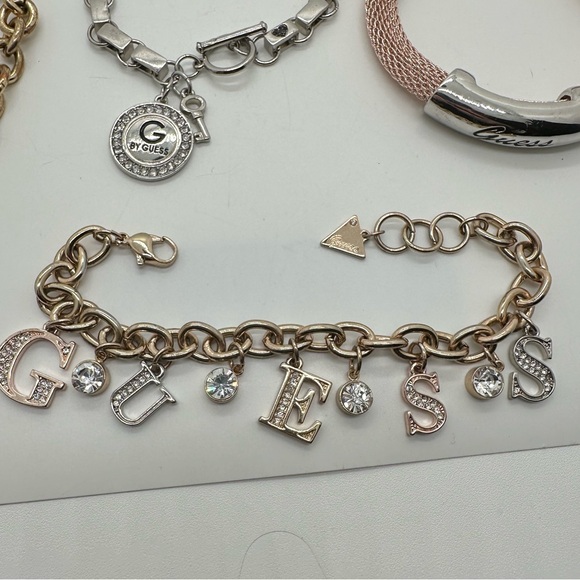 4 vintage GUESS chain bracelets lot - Picture 5 of 5